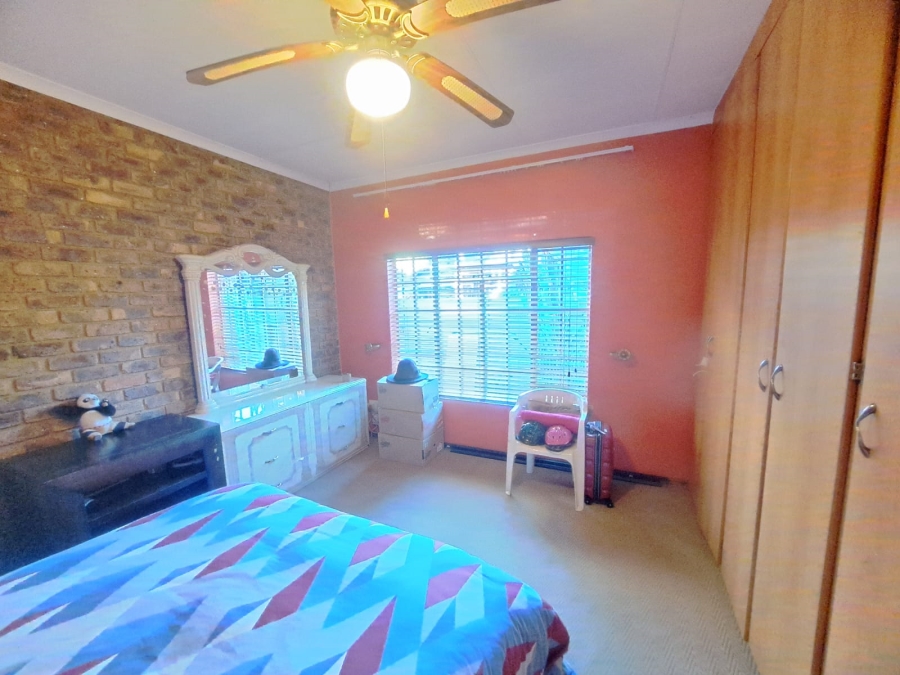 3 Bedroom Property for Sale in Heuwelsig North West